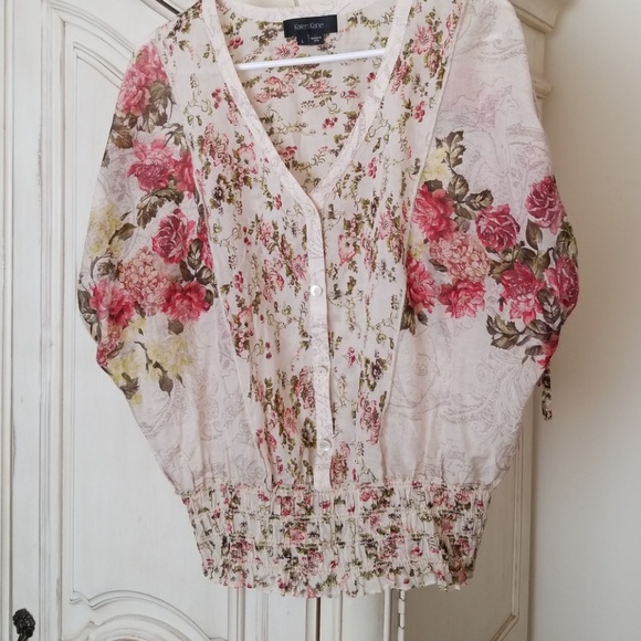 Karen Kane Blouse - Picture 2 of 8